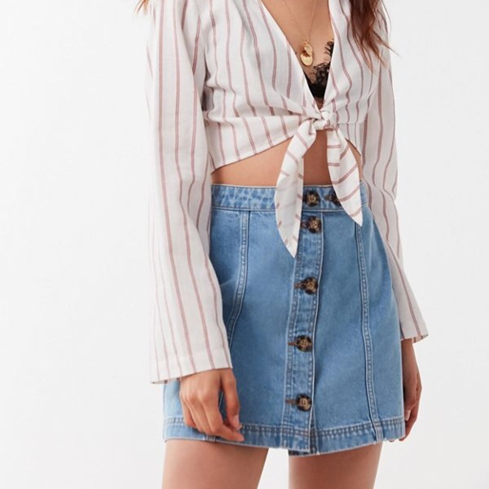 BDG urban outfitters horn-button mini skirt size S